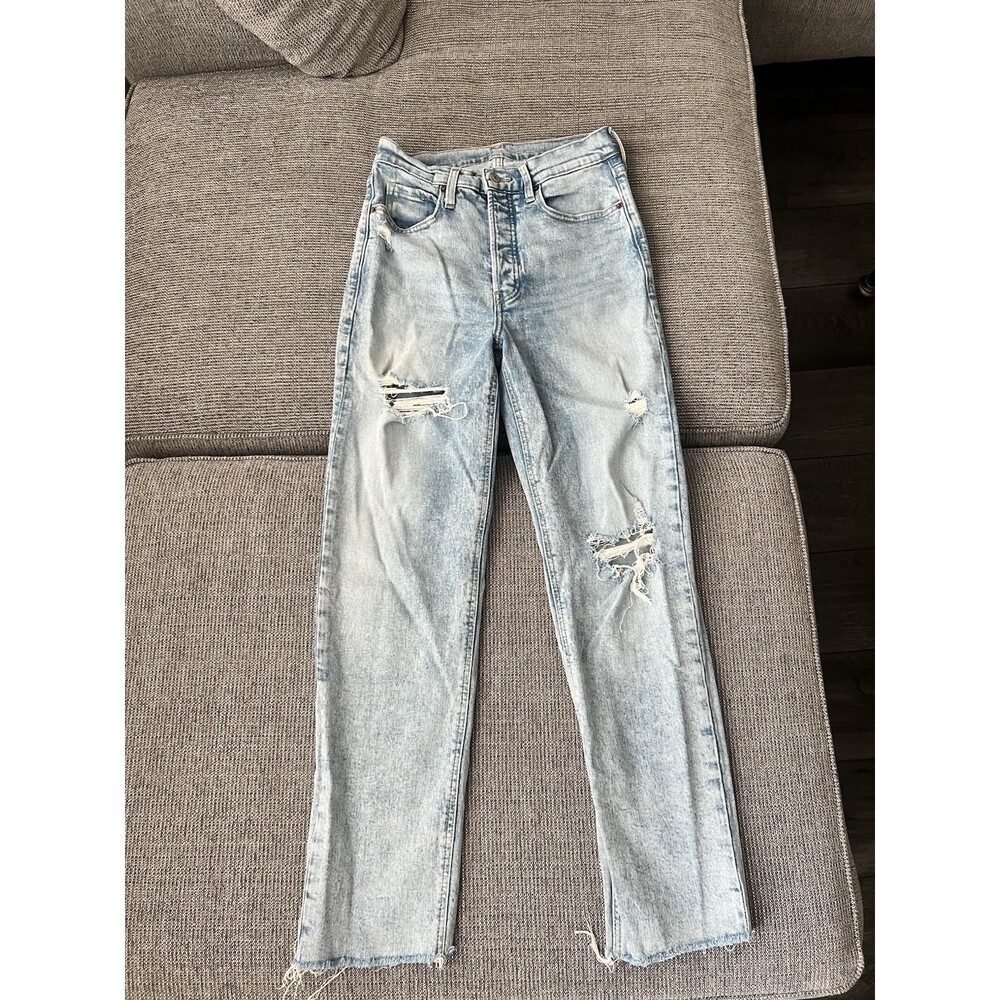 Old Navy Women’s Sky-Hi Straight Extra High Rise Light Wash Distressed Size 4